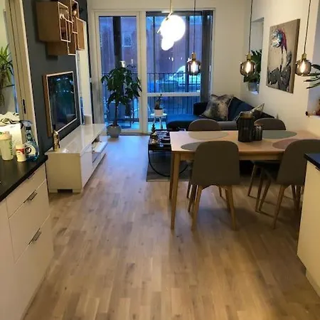 Fantastisk Med Grillomrade Og Klatrevegg Lejlighed *
